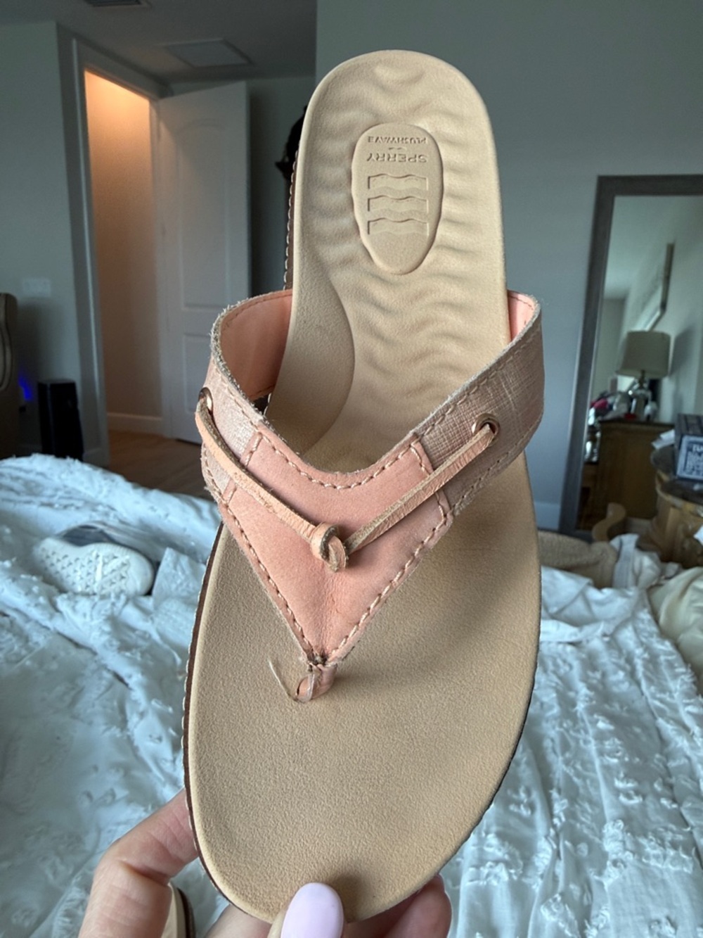 Women’s Peach Leather Thong Sandals - Comfortable Slip-On - Picture 4 of 8